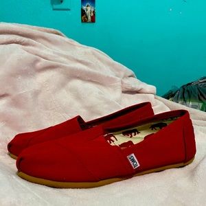 Red Toms